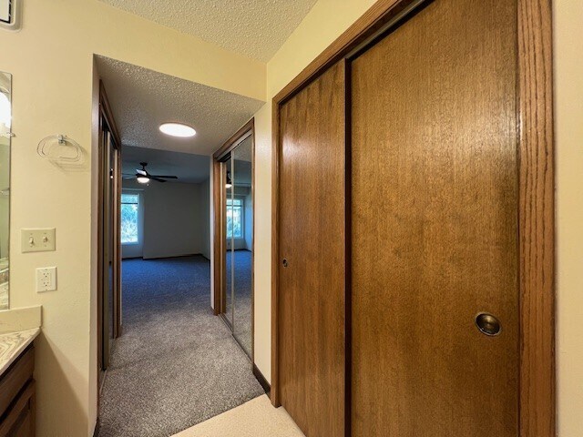 Building Photo - 3988 Fairway Hills Dr