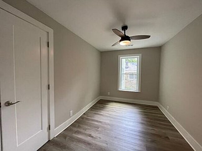 Building Photo - Beautiful Mozley Park Neighborhood Home