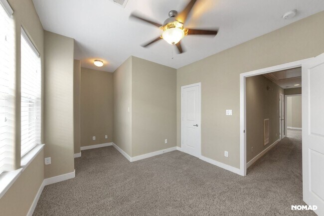 Building Photo - Stylish 3BR gated Townhome in Houston