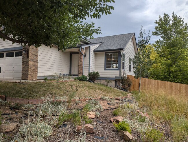 Building Photo - Fully Updated Littleton Home with Mountain...