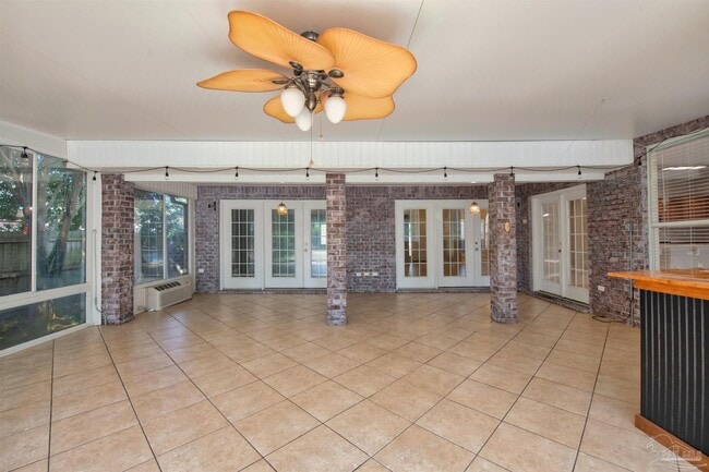 Building Photo - 2491 Parkridge Dr