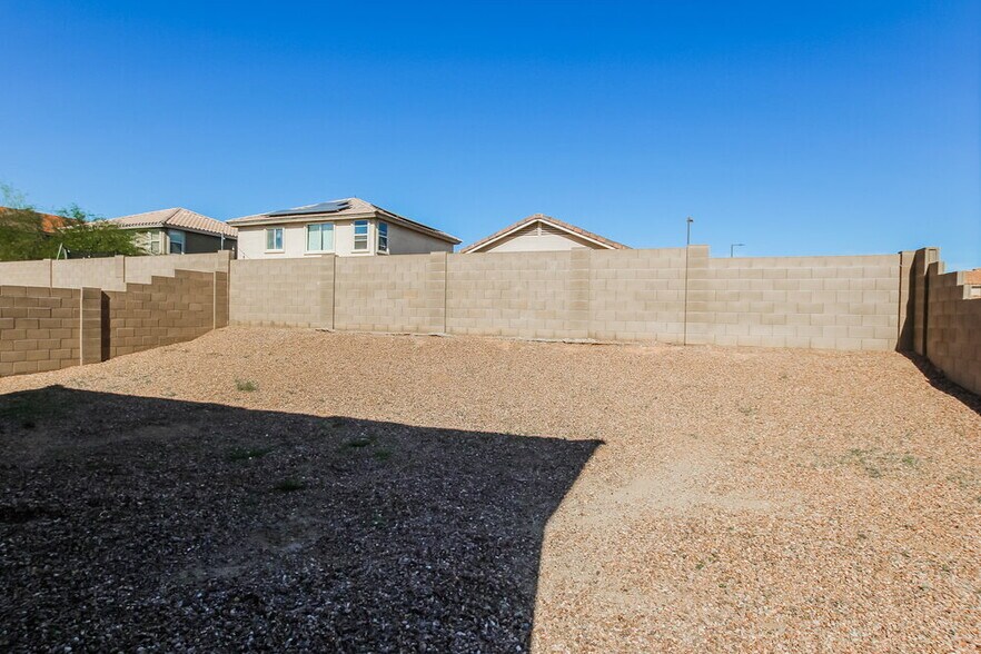 Building Photo - 21940 W Casey Ln