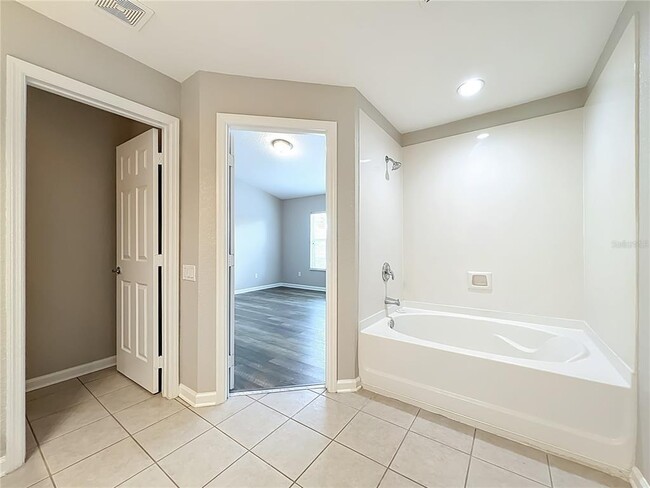 Building Photo - 1017 Enclair St