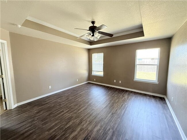 Building Photo - 2409 Gail Dr