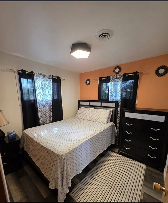 Building Photo - 1207 2nd St SW