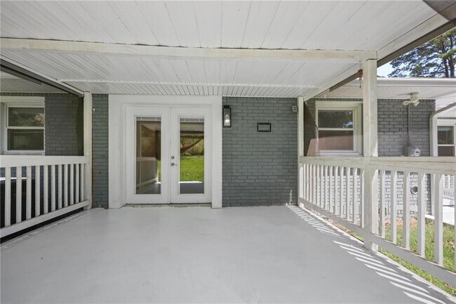 Building Photo - 2134 Beecher Cir SW