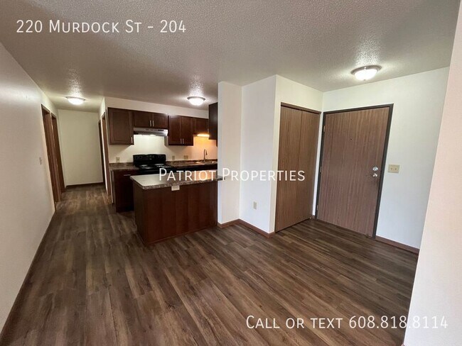 Building Photo - 220 Murdock St