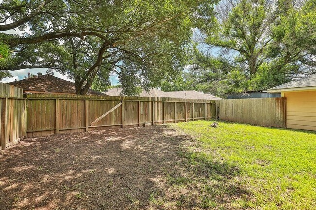 Building Photo - 12210 Westwold Dr