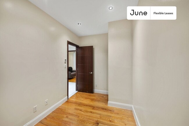 Building Photo - 235 W 109th St