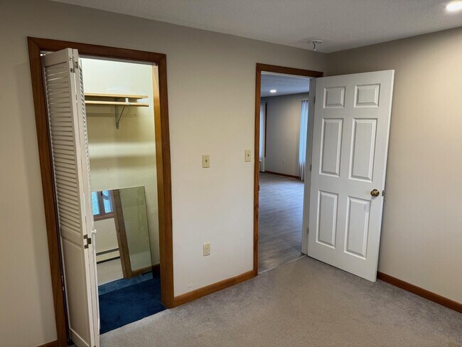 Building Photo - 1187 New Hampshire Rte 175