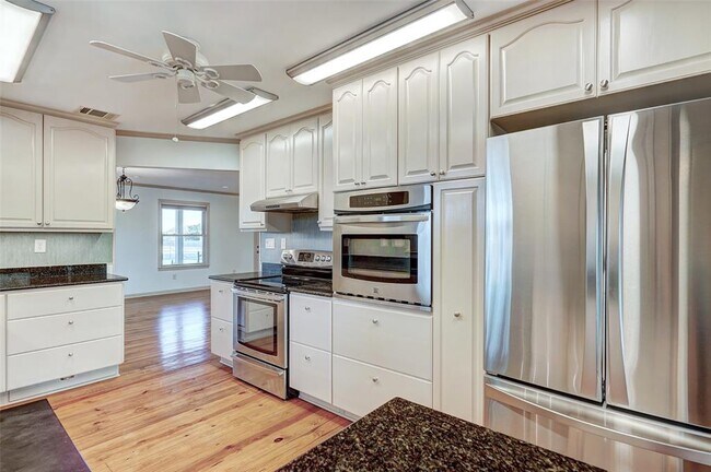Building Photo - 800 Co Rd 117