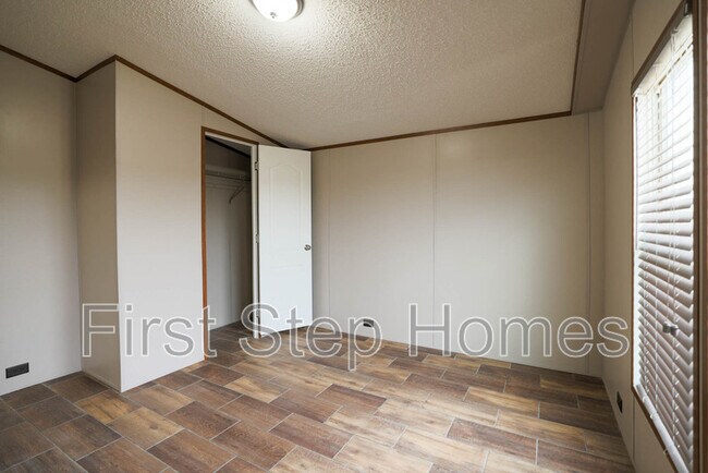Building Photo - 1210 Orizaba