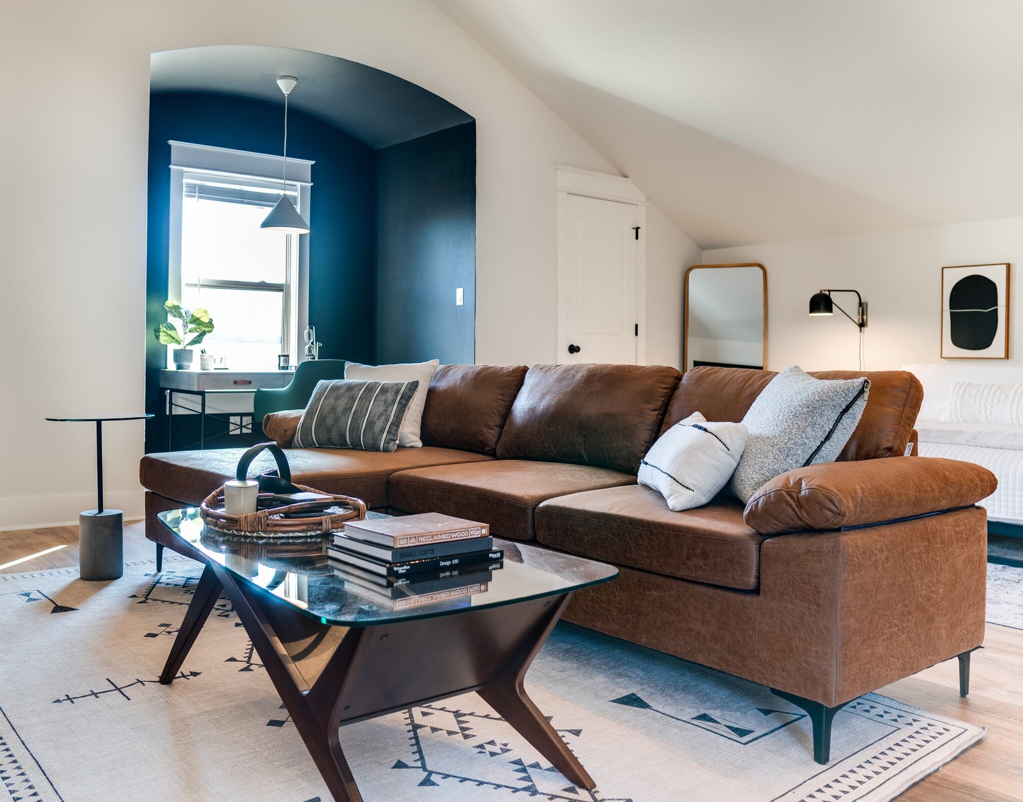 Building Photo - 1323 S Louisiana St