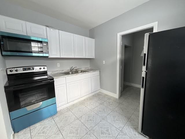 Building Photo - 3710 SW 87th Ct