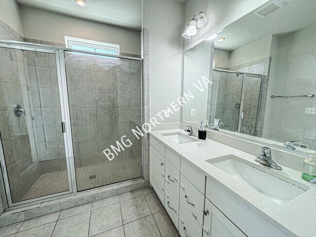 Building Photo - 42961 Running Creek Square