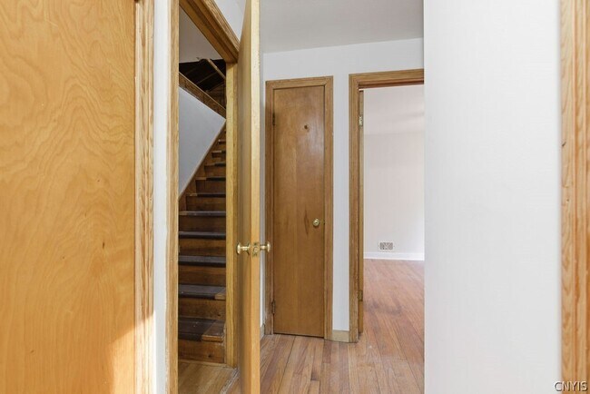 Building Photo - 7310 Oswego Rd