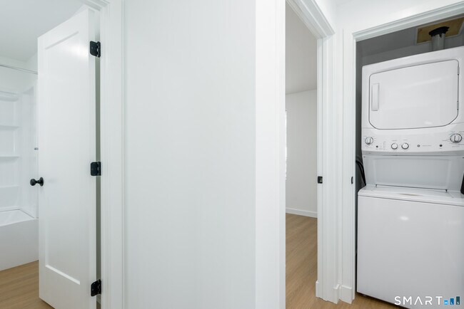 Building Photo - 28 Townsend St