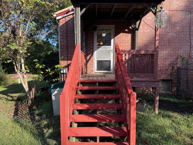 Building Photo - 3 Bedroom Ranch - Charming Country Living ...