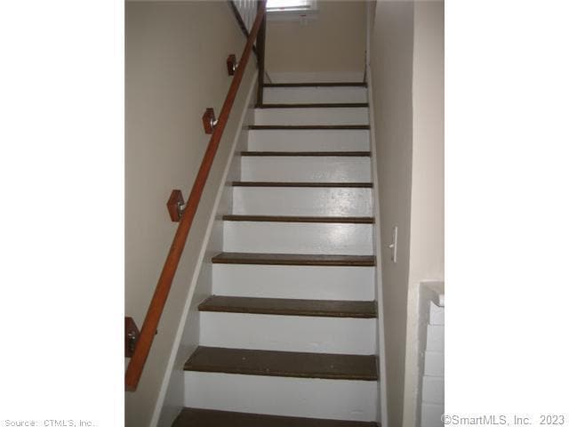 Building Photo - 44 Avery Ln