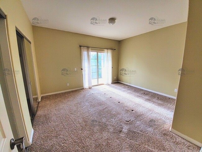 Building Photo - Fantastic Town home off of 76 with A/C.