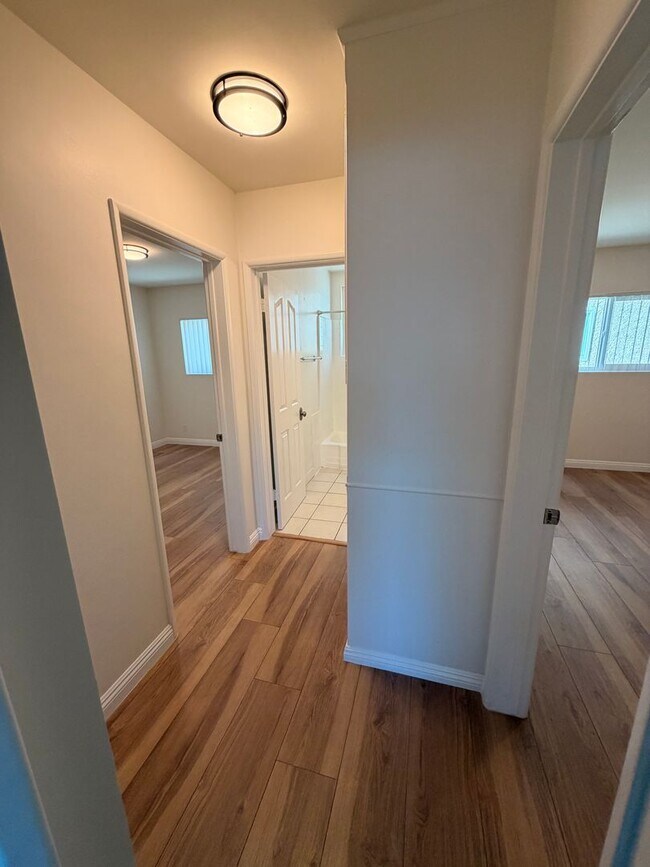 Building Photo - Completely Remodeled 2 Bed, 1 Bath in San Pedro w/ Garage Parking!