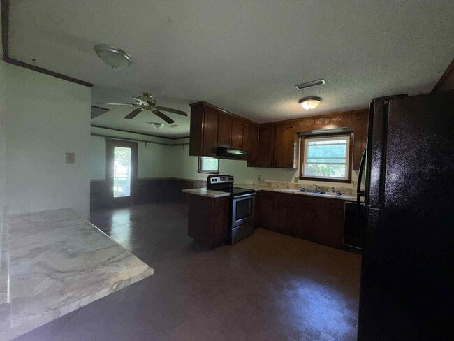 Building Photo - 832 Malvern Rd