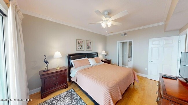 Building Photo - 2228 Beach Dr