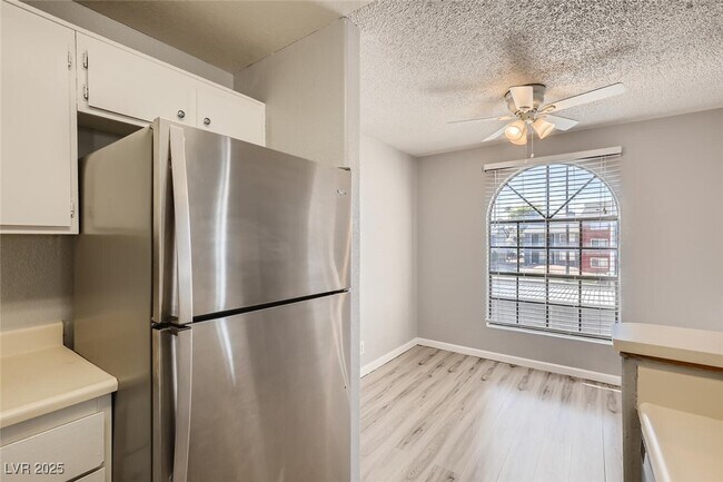 Building Photo - 2977 Juniper Hills Blvd
