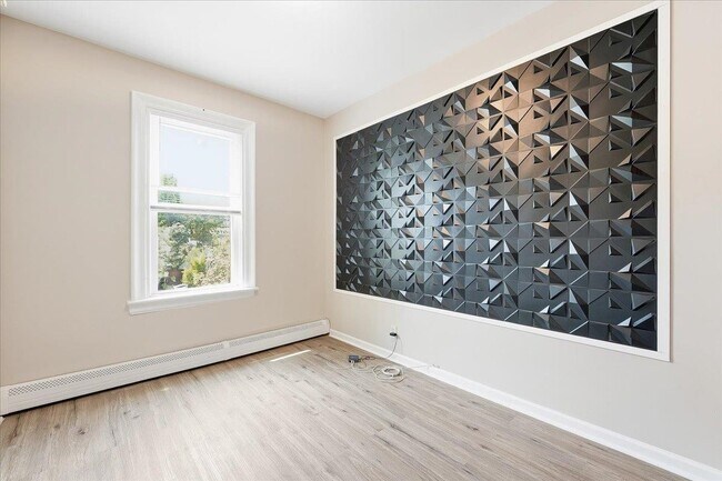 Building Photo - 169 Zabriskie St