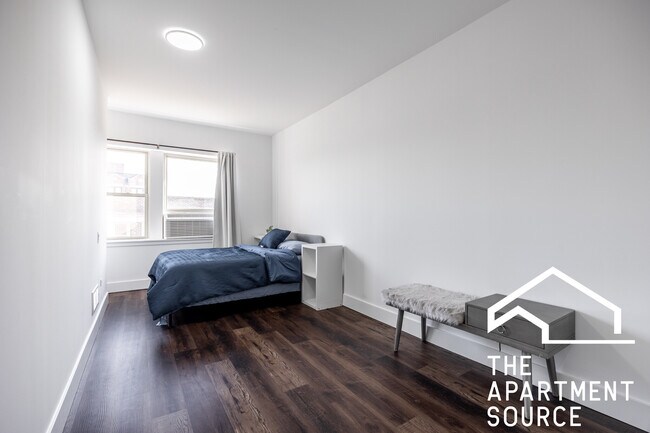 Building Photo - 1555 W Hollywood Ave