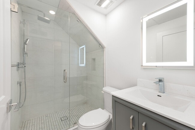 Building Photo - 851 N Alta Vista Blvd