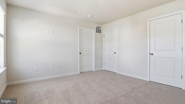 Building Photo - 466 Still Feather Ave