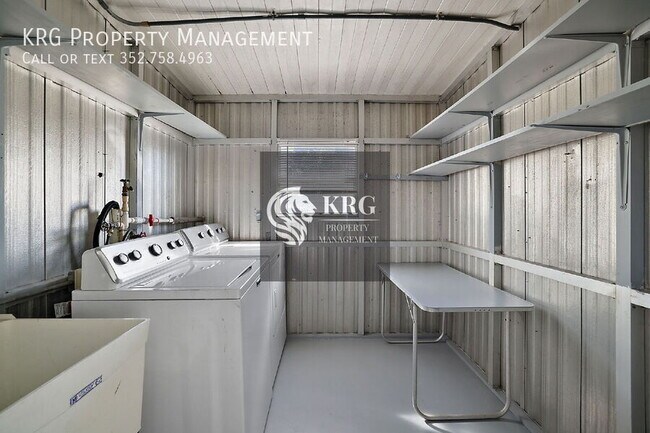 Building Photo - 1001 Nell Way