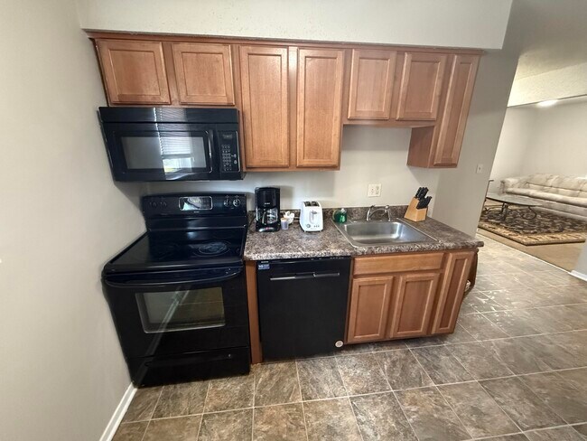 Building Photo - 205 Wheaton Ct