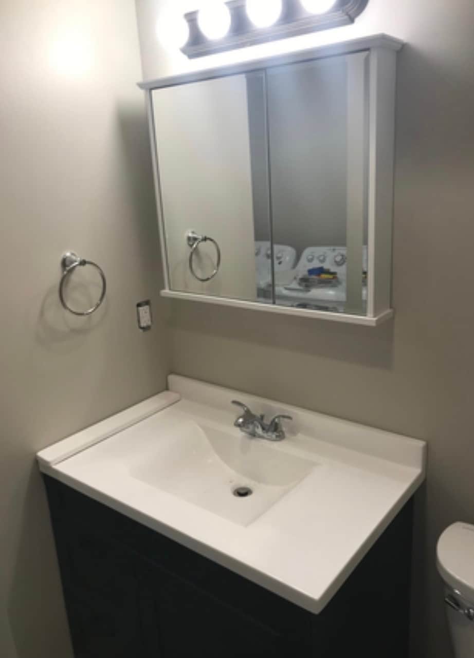 Bathroom - 84 Curtice St E