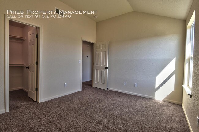 Building Photo - Cedar Springs Duplex - Available August 19th