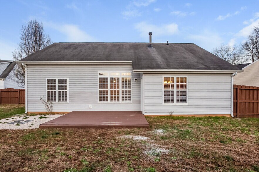 Building Photo - 5839 Mahogany Pl SW