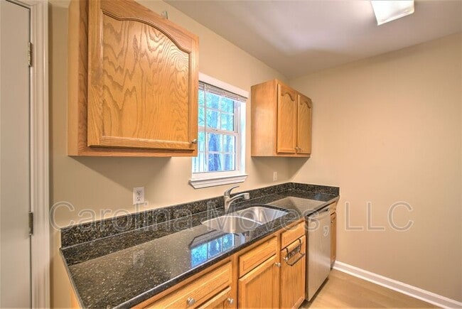 Building Photo - 331 Zach Dr