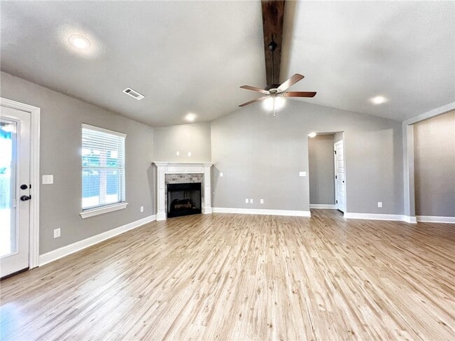 Building Photo - 710 Captain Hopkins St