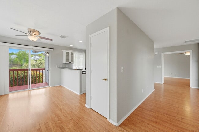 Building Photo - 3150 Cascades Ct