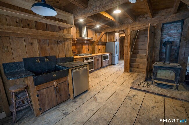 Building Photo - 45 Hoppen Rd