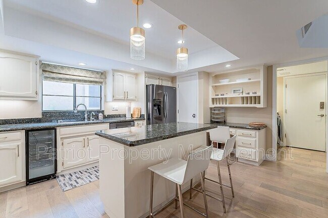 Building Photo - 8602 E Vista Del Lago