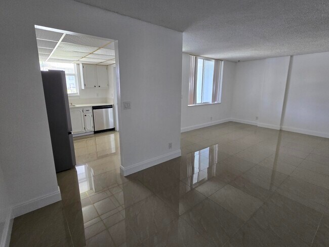 Building Photo - 104 Paradise Harbour Blvd