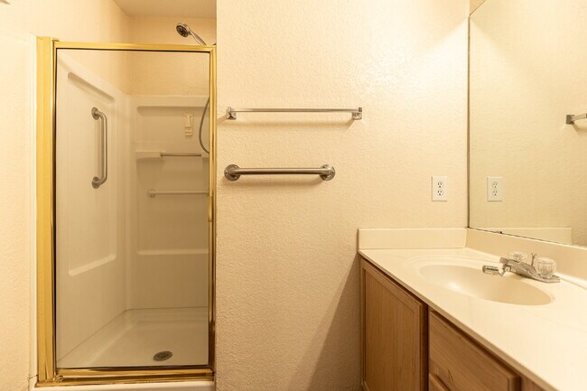 Building Photo - 7910 Lattimer Pond