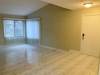 Building Photo - 341 Kantor Blvd