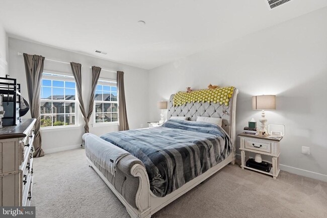 Building Photo - 2027 Track Cir