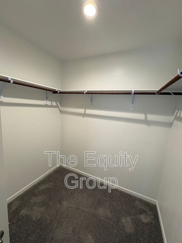 Building Photo - 3036 N Parkside St