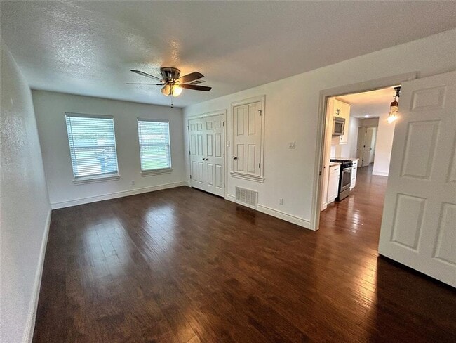 Building Photo - 6214 Haney Dr