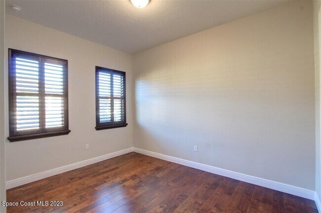 Building Photo - 3381 Thurloe Dr