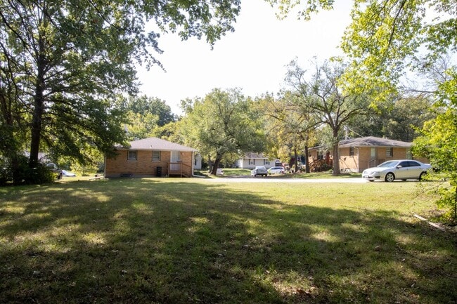 Building Photo - 1403 Lowe St